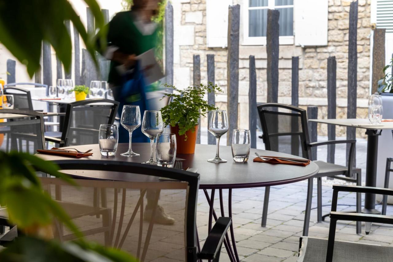 Logis Hotel-Restaurant Le Fontarabie Fontenay-le-Comte Exteriér fotografie