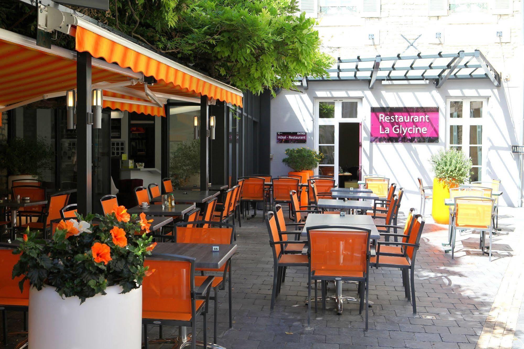 Logis Hotel-Restaurant Le Fontarabie Fontenay-le-Comte Exteriér fotografie